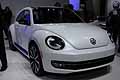 Volkswagen Beetle white al salone di New York